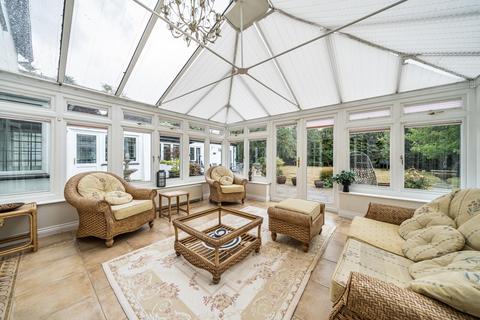 4 bedroom detached house for sale, Broadlands Avenue, Shepperton, TW17
