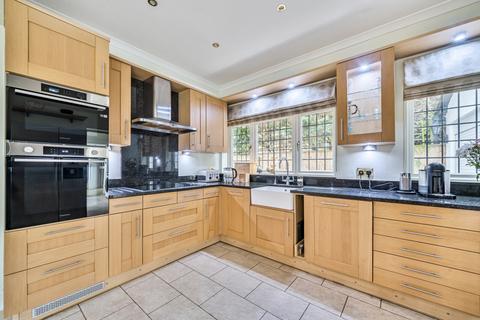 undefined, Broadlands Avenue, Shepperton, TW17