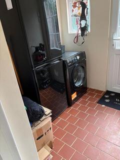 3 bedroom semi-detached house to rent, Carter Avenue, Broughton