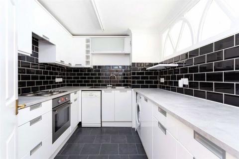 3 bedroom flat for sale, Heathcote Street, London WC1N