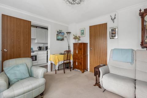 1 bedroom flat for sale, Mayford Close, BR3