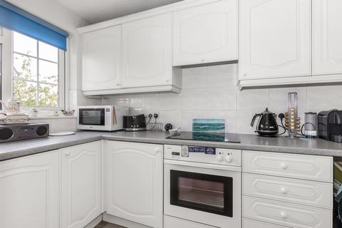 1 bedroom flat for sale, Mayford Close, BR3