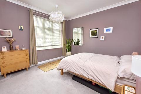 38 Bentley Grove, Leeds, LS6 4AT