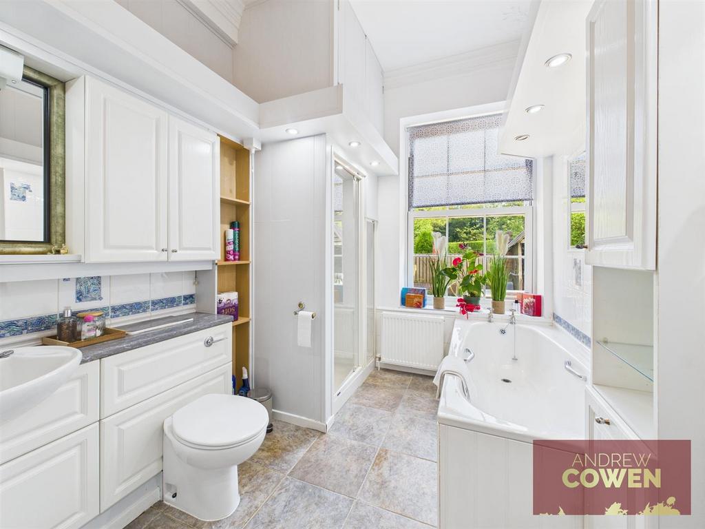 CAM05382 G0-PR0043-STILL033.jpg