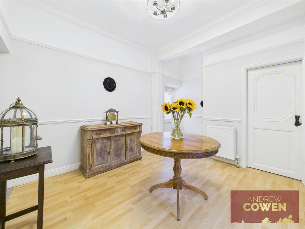 CAM05382 G0-PR0043-STILL038.jpg