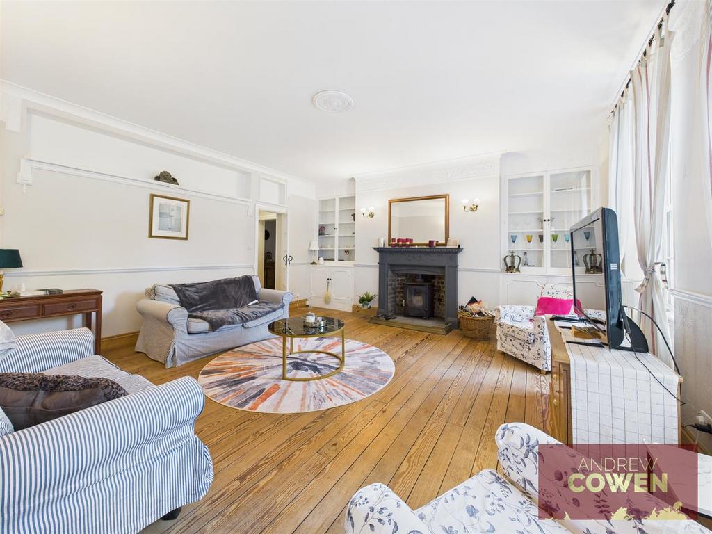 CAM05382 G0-PR0043-STILL018.jpg