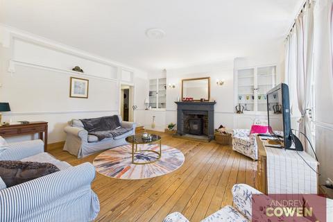 undefined, Weldon Court, Scarborough YO11
