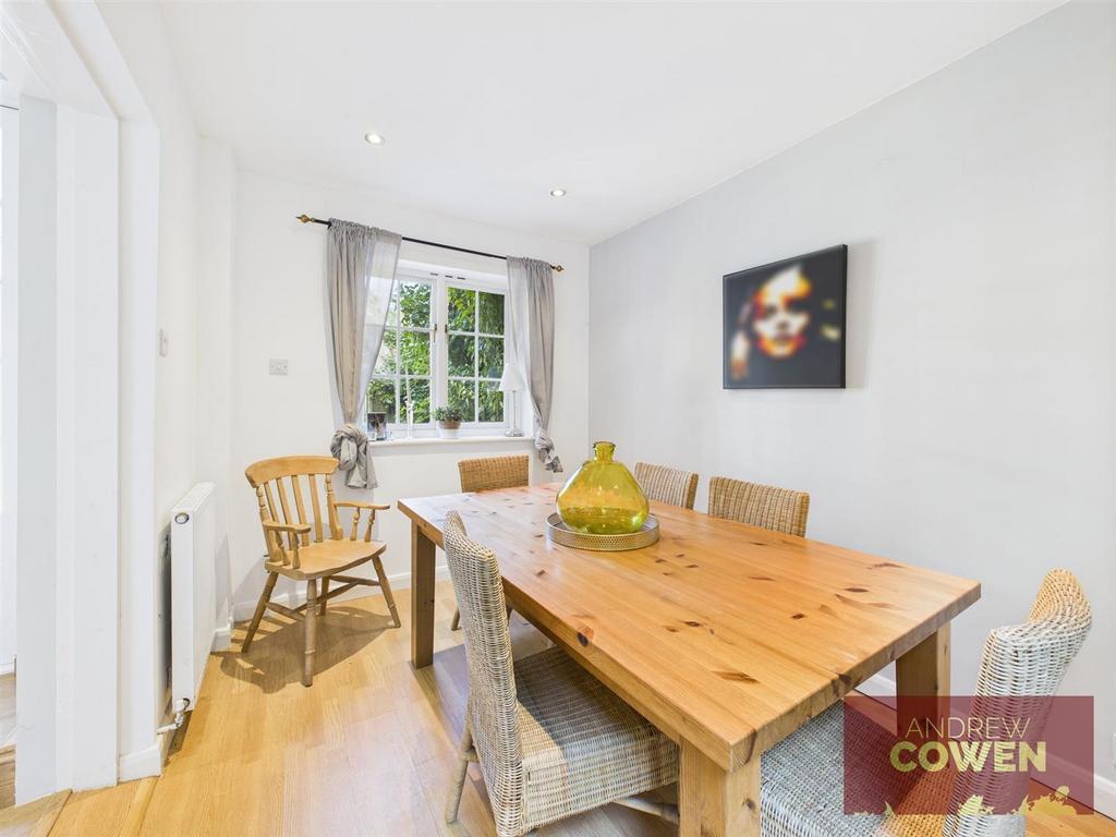 CAM05382 G0-PR0043-STILL007.jpg