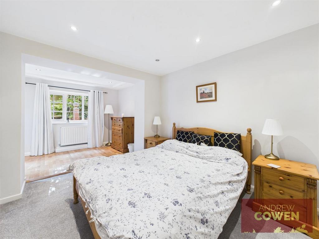 CAM05382 G0-PR0043-STILL032.jpg