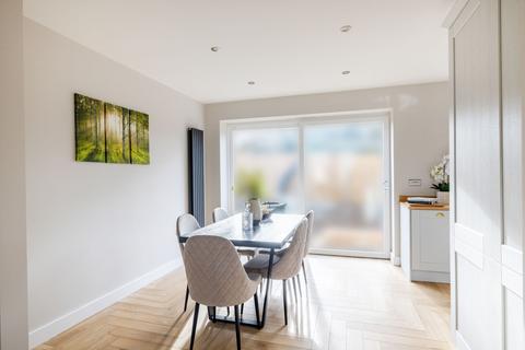 4 bedroom semi-detached house to rent, Greenway Drive, Shirley, CR0