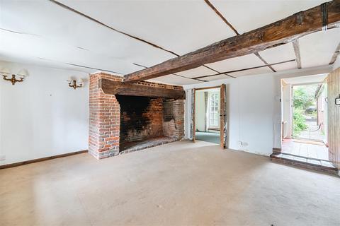 4 bedroom cottage to rent, The Headlands, Salisbury SP5