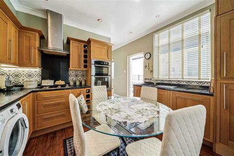 3 bedroom flat for sale, Alder Road, London SW14