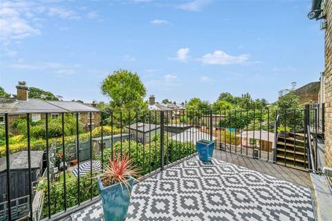 3 bedroom flat for sale, Alder Road, London SW14