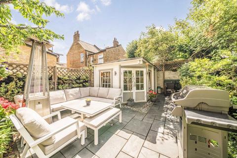 2 bedroom flat for sale, Allfarthing Lane, London SW18