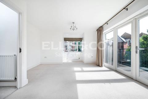 1 Adam Close, London, NW7 1FL