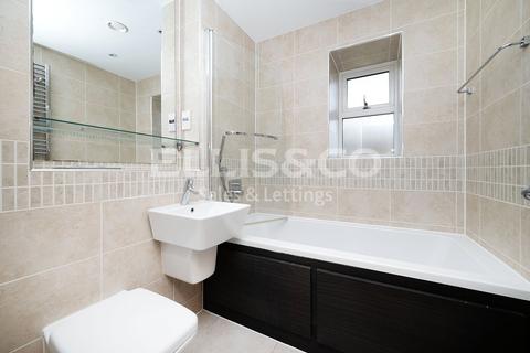 1 Adam Close, London, NW7 1FL