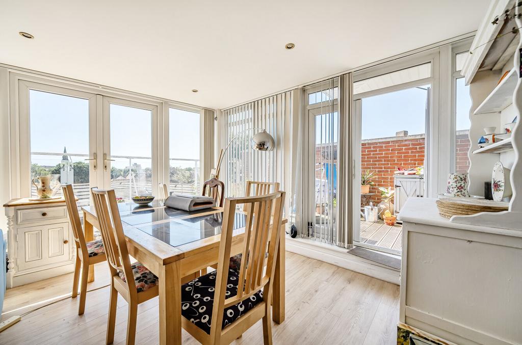 1319777-16-686ec1...