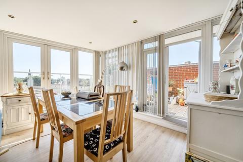 2 bedroom flat for sale, Elm Grove, Hampshire PO5
