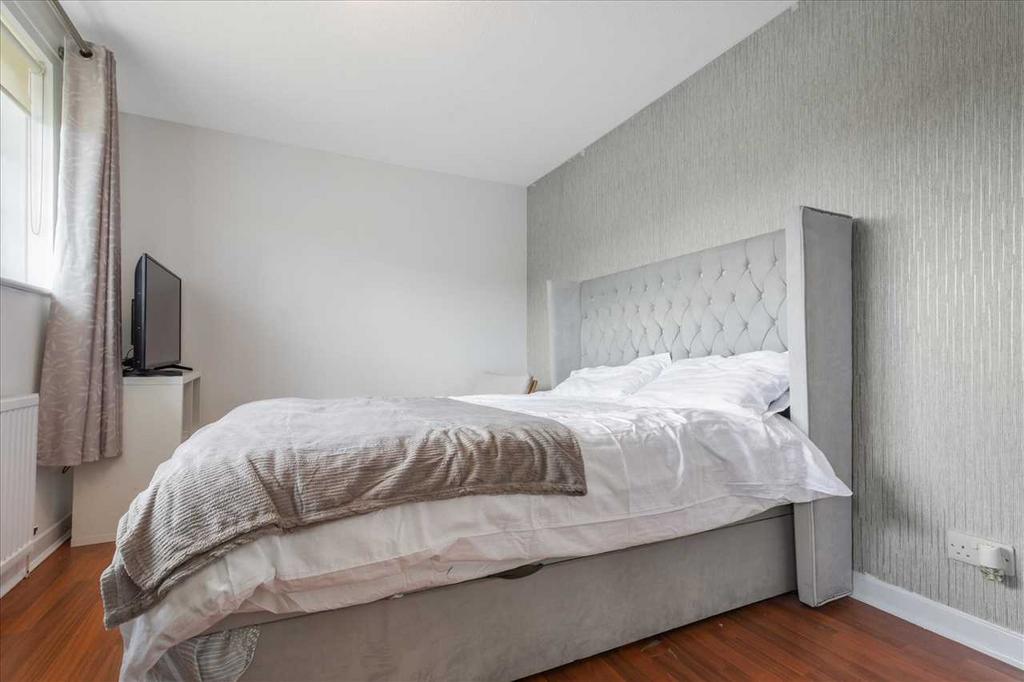 Bedroom Two (2)