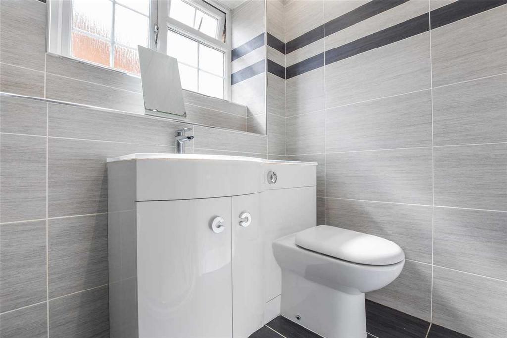 En-Suite (2)