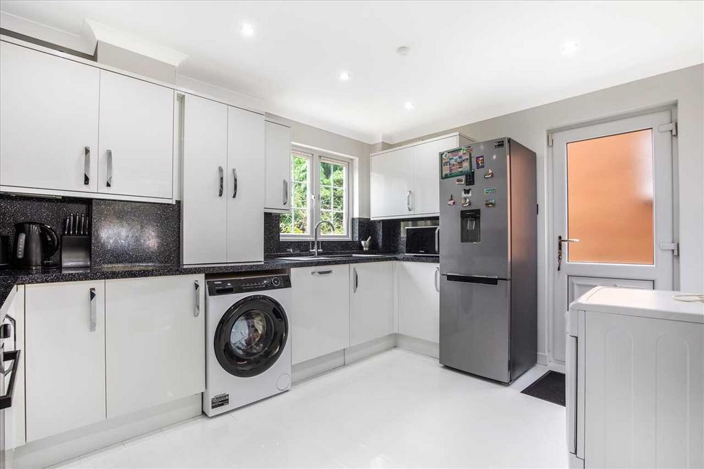 Kitchen (2)