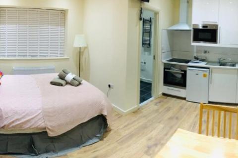 1 bedroom flat to rent, Chatsworth Road