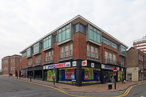 Retail property (high street) to rent, 13-17 High St Maidenhead SL6 1PZ
