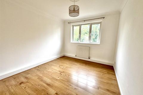 20 Three Corners, Bexleyheath, DA7 6HF