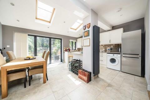 undefined, Clifden Road, Brentford TW8