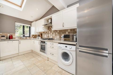 undefined, Clifden Road, Brentford TW8