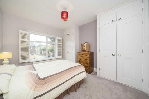 50 Clifden Road, Brentford, TW8 0PF