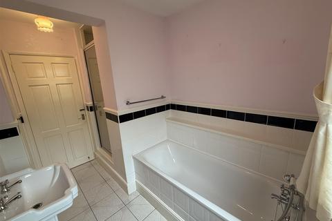 2 bedroom bungalow for sale, Cheviot Close, Bexleyheath, Kent