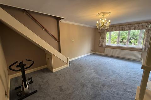 2 bedroom bungalow for sale, Cheviot Close, Bexleyheath, Kent
