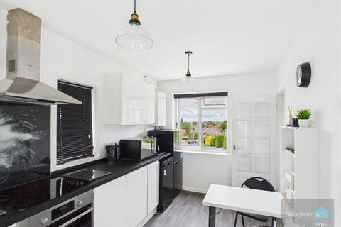 14 Ashfield Crescent, Wollescote, Stourbridge, DY9 9AZ