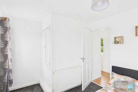 14 Ashfield Crescent, Wollescote, Stourbridge, DY9 9AZ