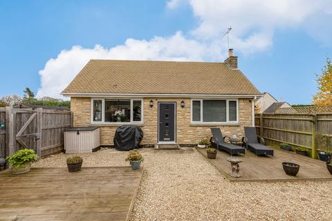 3 bedroom detached bungalow for sale, Lawton Avenue, Carterton, Oxfordshire, OX18