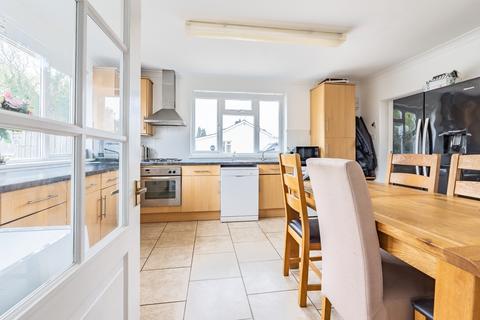 3 bedroom detached bungalow for sale, Lawton Avenue, Carterton, Oxfordshire, OX18