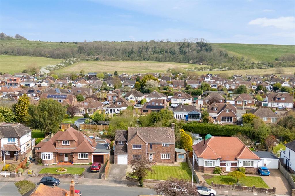 Cissbury Drive, 8-004.jpg