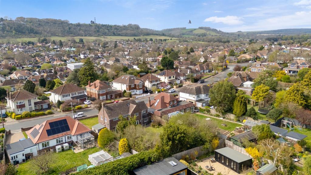 Cissbury Drive, 8-010.jpg