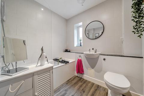 71 Elgin Gardens, Guildford, GU1 1UB