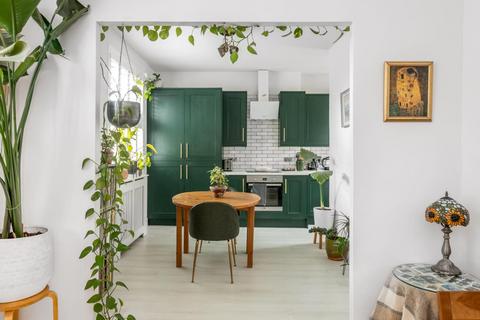 1 bedroom apartment for sale, Peckham Road, Camberwell, London, SE5