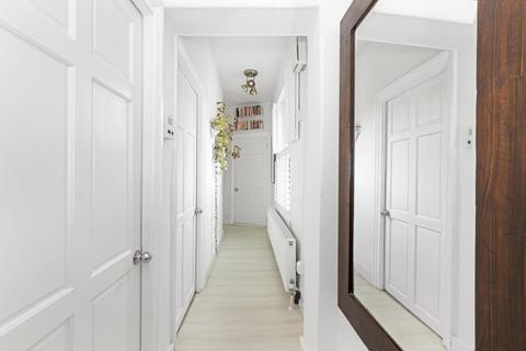1 bedroom apartment for sale, Peckham Road, Camberwell, London, SE5