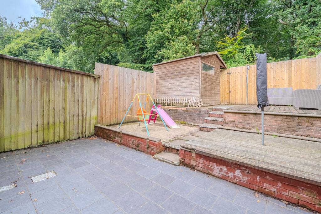 14 Neath Court-12.jpg