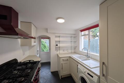 22 Mount Street, Dorking, RH4 3HX