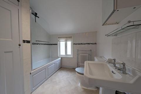 22 Mount Street, Dorking, RH4 3HX