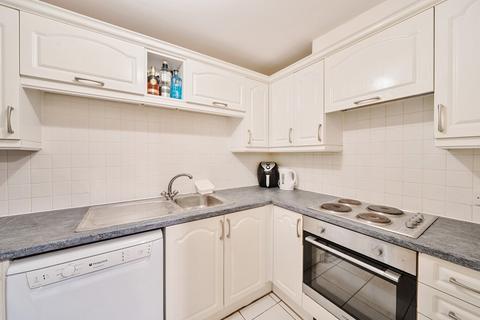 2 bedroom flat for sale, Hill Lane, Southampton, Hampshire, SO15