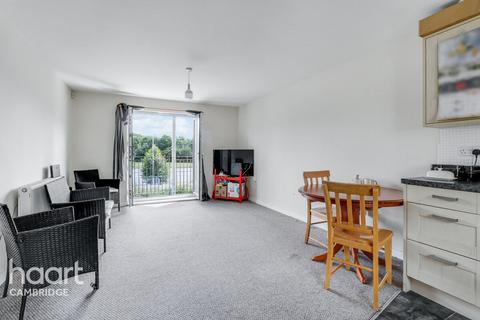 2 bedroom flat for sale, Buttercup Road, Cambridge