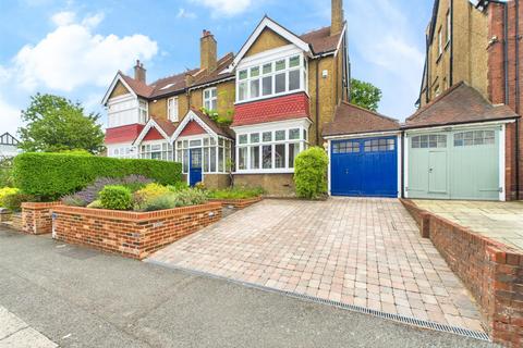 62 Heathhurst Road, South Croydon, CR2 0BA