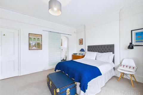 62 Heathhurst Road, South Croydon, CR2 0BA