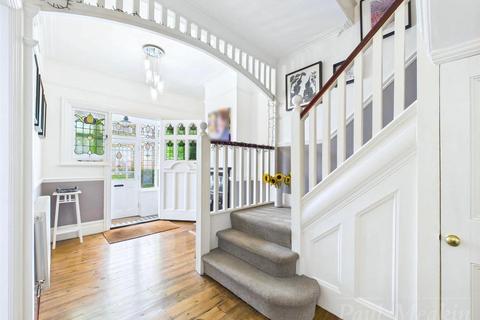 62 Heathhurst Road, South Croydon, CR2 0BA